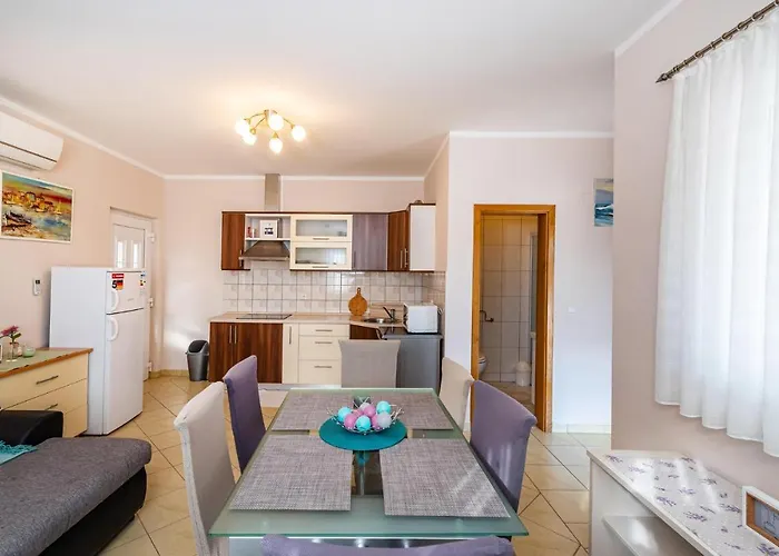 1 Bedroom Lovely In *