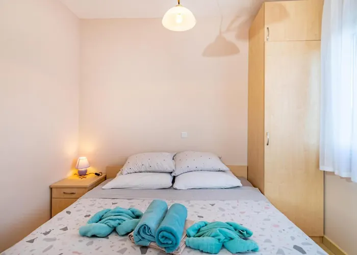 1 Bedroom Lovely In * Razanac