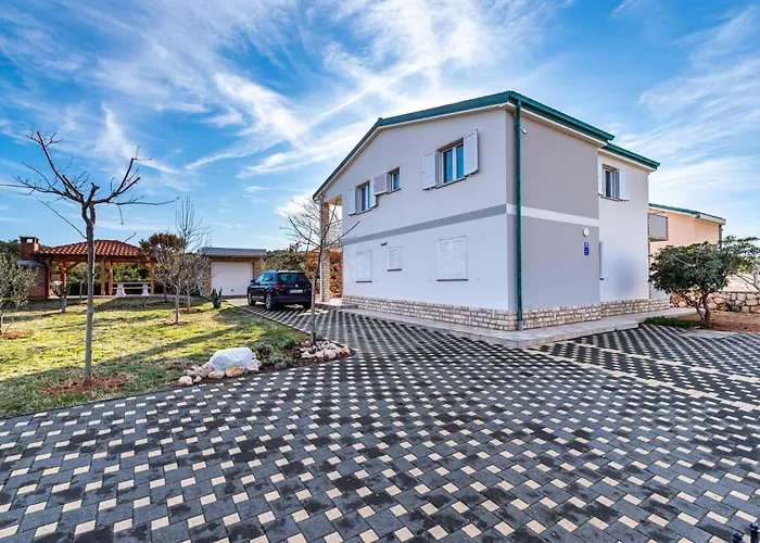 1 Bedroom Lovely In * Ražanac