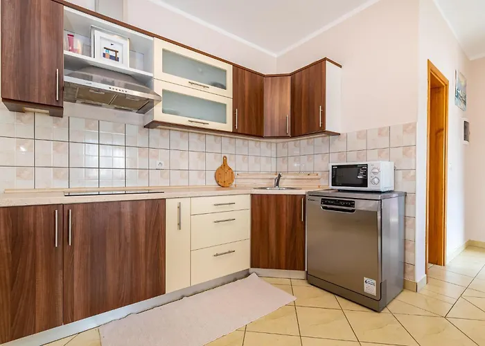 Апартаменты 1 Bedroom Lovely In Ражанац