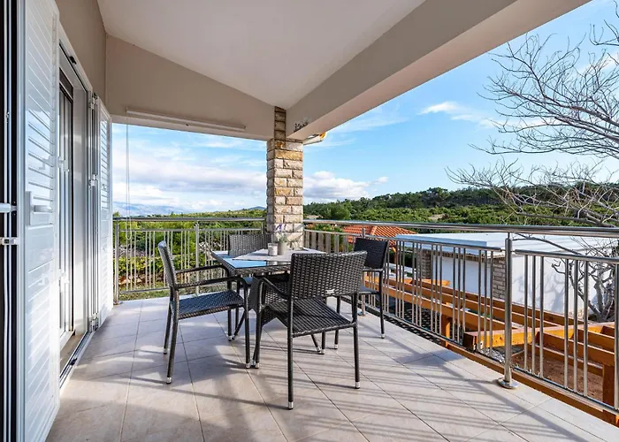 1 Bedroom Lovely In *